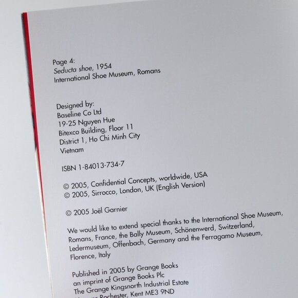 Shoes, Small Coffee table book with great photos - Picture 9 of 11